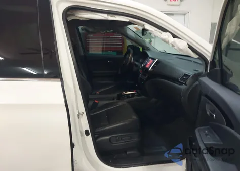 2017 Honda Pilot Elite z USA, uszkodzony, nr VIN 5FNYF6H07HB091757